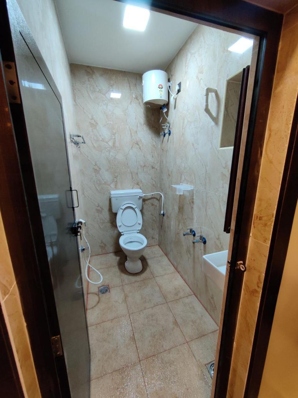 Sundar Lodge Tiruppatur Bagian luar foto