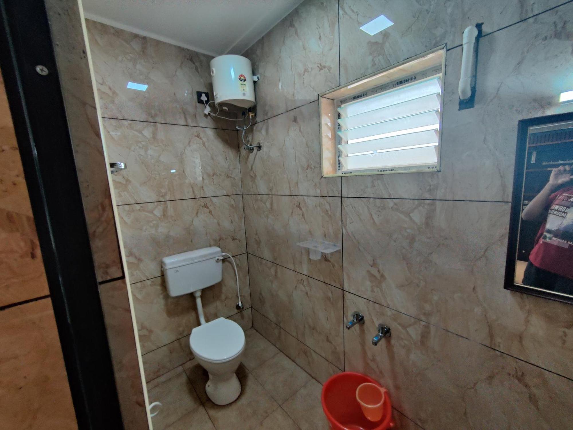 Sundar Lodge Tiruppatur Bagian luar foto